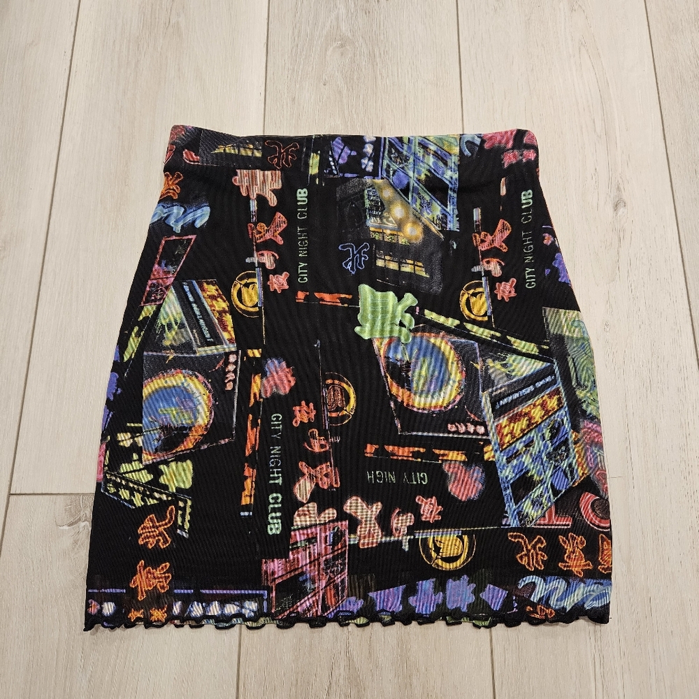 Forever 21 Mini Skirt Chinese City Night Club, XS, Black